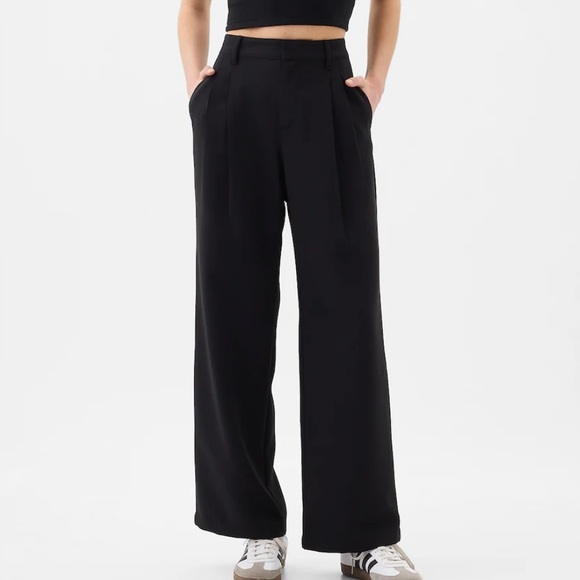 GAP Easy Crepe Trousers Women’s Size 10 Regular Color: Black Great Condition!